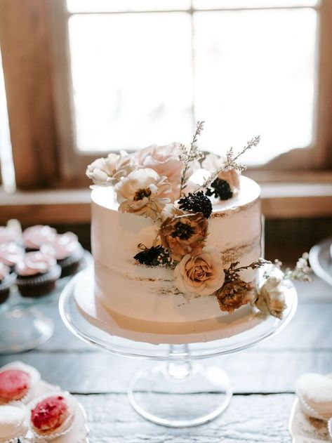 49 One-Tier Wedding Cake Ideas, From Simple to Rustic One Tier Wedding Cake, 1 Tier Wedding Cakes, Wedding Cakes One Tier, One Tier Cake, Boho Wedding Cake, Boho Cake, Small Wedding Cakes, Winter Wedding Cake, Floral Wedding Cake