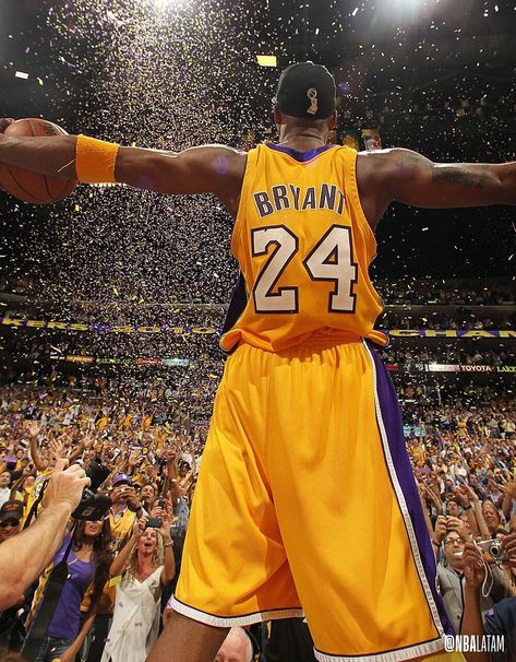 Kobe Bryant wallpaper Explore more American, basketball player, Kobe Bean Bryant, Kobe Bryant, Los Angeles Lakers wallpaper. https://www.whatspaper.com/kobe-bryant-wallpaper-21/ A Basketball, Basketball Player, Kobe Bryant, Basketball, Instagram