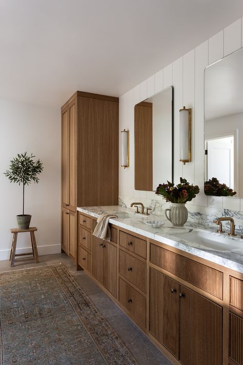 In Los Gatos, CA, Ling Law Creates a Modern Organic Sanctuary | Rue Organic Bathroom, Barn Door Designs, Modern Organic, Large Shower, Bathroom Renos, Bathroom Designs, Interior Barn Doors, Organic Modern, Bathroom Inspiration