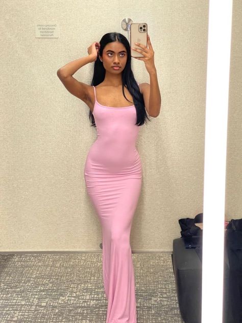 Bershka Maxi Dress, Skim Dressed Outfit, Pink Skims Dress Outfit, Skims Dress Black Women, Long Tight Dress Outfit, Pink Bodycon Dress Outfit, Pink Feminine Outfits, Pink Sundress Outfit, Light Pink Dress Casual