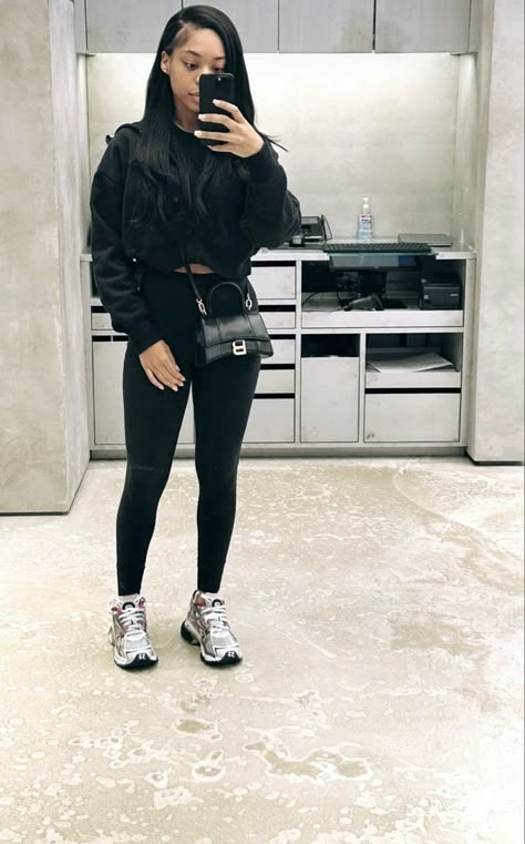 Balenciaga Sneakers Outfit, Bougie Outfits, Calm Fits, Outing Outfit, Teen Swag Outfits, Fly Outfit, Boujee Outfits, Balenciaga Sneakers, Set Outfits