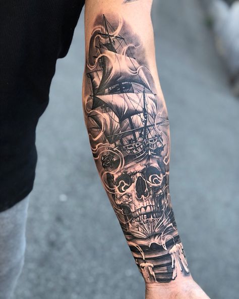 Tattoos Pirate Tattoo Sleeve, Kurt Tattoo, Ship Tattoo Sleeves, Tattoos Arm Mann, Pirate Tattoos, Hai Tattoo, Nautical Tattoo Sleeve, Pirate Ship Tattoo, Wörter Tattoos