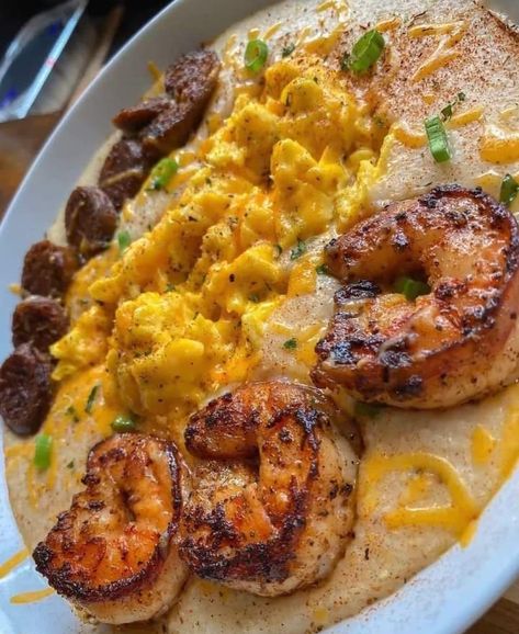 Grit Bowl, Grits Bowl, Sausage Grits, Smoked Turkey Sausage, Soul Food Recipes, Shrimp Grits, Soul Food Dinner, Food Crush, Food Babe