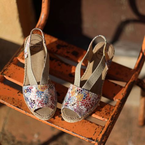 Stay beautiful and blooming with a vibrant stream of colour in the Toni Pons Teide PM espadrilles 😍  Shop today for 25% OFF! 👏🏼 Cork Wedge, Summer Shoes, Espadrilles