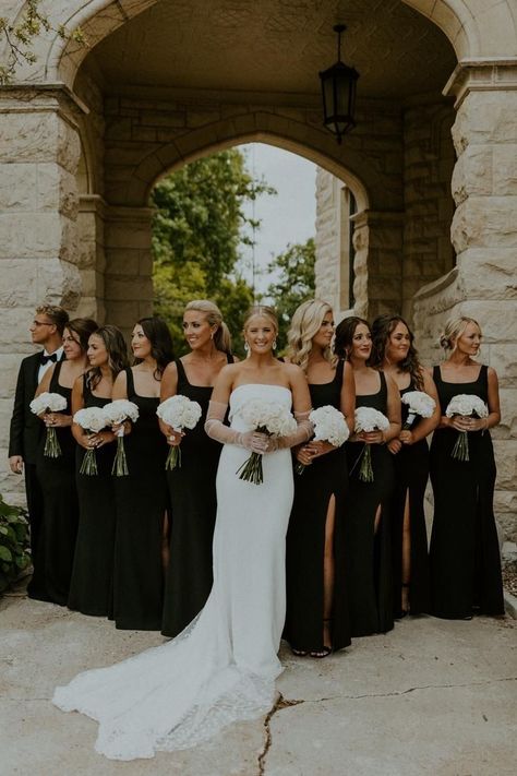 Wedding Venues Black Themed, Classy Vintage Wedding Decorations, Wedding Color Themes With Black, Groomsmen Black And White Attire, Creme And Black Wedding, Luxury Black Tie Wedding, Spring Wedding Black And White, Wedding Ideas White And Black, Modern Wedding Bridal Party