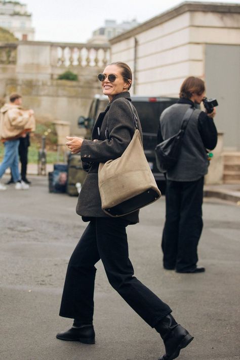 Malgosia Bela Street Style, Ss23 Street Style, Malgosia Bela, Women's Fashion, Street Style, Magazine, Models, Fashion Outfits