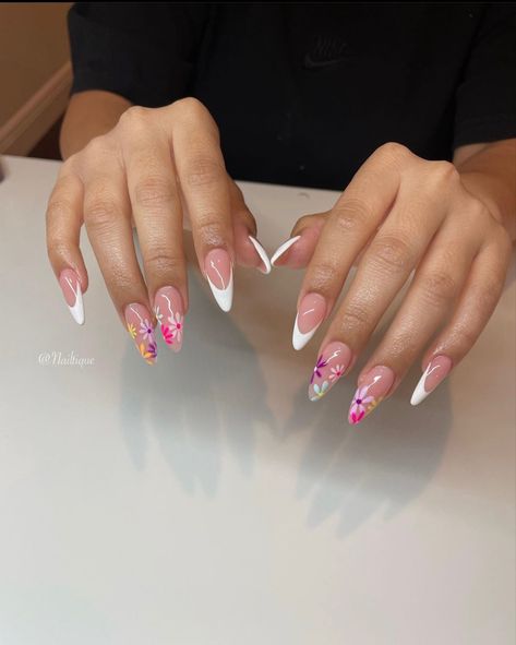 Nails Floral, Girly Acrylic, Girly Acrylic Nails, Simple Acrylic Nails, Classy Acrylic Nails, Almond Acrylic Nails, Nails Spring, Acrylic Nails Coffin Short, Pink Nail