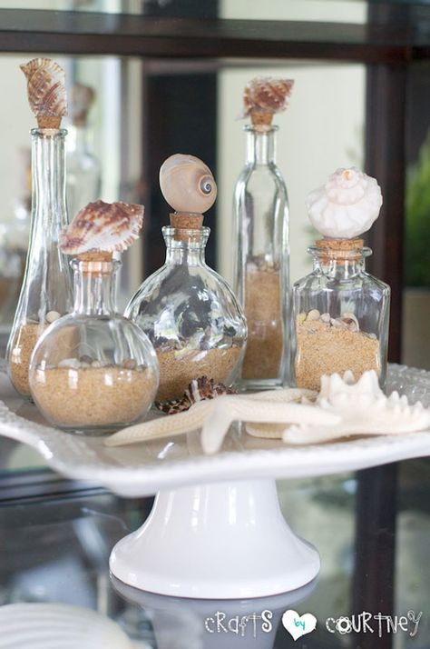 Decorative Seashell Bottles: Finishing Touches Diy Beach Decor, Beach Inspired Decor, Seashell Projects, Art Coquillage, Beachy Decor, Shell Decor, Beach Diy, Seashell Art, Beach Crafts