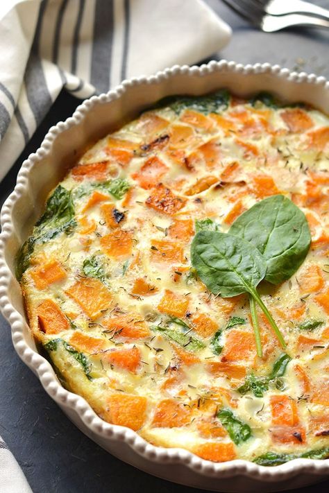 Butternut Squash Quiche Crustless, Squash Egg Casserole, Butternut Squash Breakfast Casserole, Butternut Squash Egg Bake, Butternut Squash Eggs, Healthy Thanksgiving Breakfast, Low Calorie Butternut Squash Recipes, Low Carb Butternut Squash Recipes, Fodmap Veggies