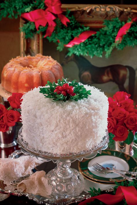 Coconut-Lemon Cake Peppermint Cake, Holiday Desserts Christmas, Toffee Cake, Gift Box Cakes, Desserts Christmas, Coconut Cake Recipe, Sour Cream Cake, Christmas Cake Recipes, Christmas Candy Recipes