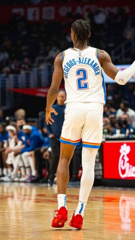 Shai Gilgeous Alexander Aesthetic, Shai Gilgeous Alexander Braids, Shai Gilgeous Alexander Wallpaper, Basketball Drip, Basketball Fits, Mvp Basketball, Shai Gilgeous Alexander, Michael Jordan Pictures, Nba Stephen Curry