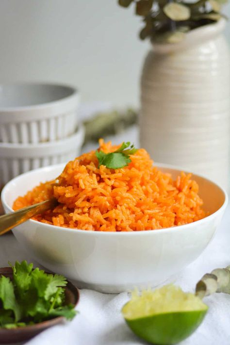 Vegan Mexican Rice (Gluten-Free!) - Earthly Provisions Insta Pot Mexican Rice, Vegan Mexican Rice, Instant Pot Mexican Rice, Mexican Red Rice, Red Rice Recipe, Instant Pot Mexican, Mexican Rice Recipe, Taco Side Dishes, Make Lunch