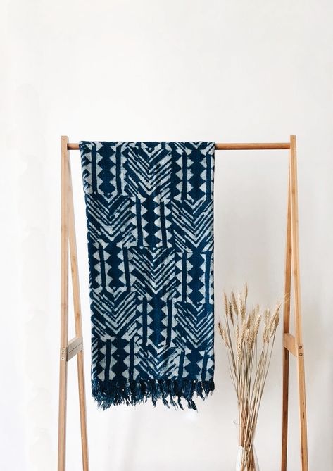 Stole Photography, Fabric Flatlay, Shawl Styling, Ottawa Apartment, Scarf Fashion Photography, Mudcloth Decor, Aztec House, Scarf Photography, Scarf Display