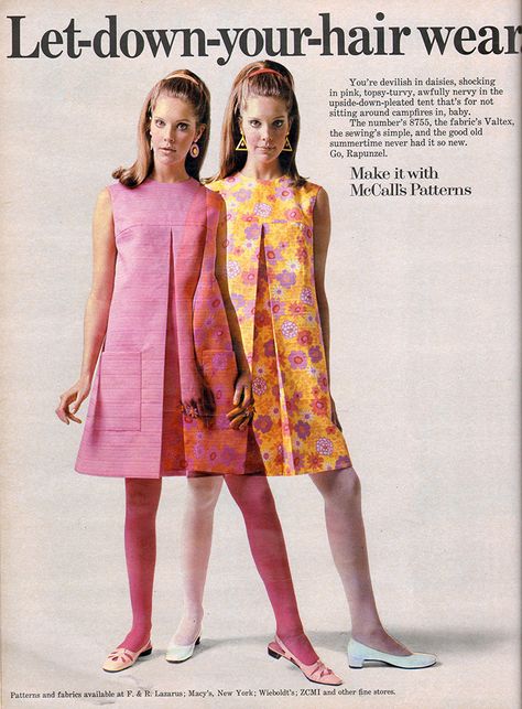 Paper Dresses 60s, 1960s Fashion Mini Skirt, 60s Colorful Fashion, 1960s Fashion Trends, 60s Pop Art Fashion, Iconic 60s Fashion, 60s 90s Fashion, Weird 60s Fashion, Twiggy 1960s Fashion