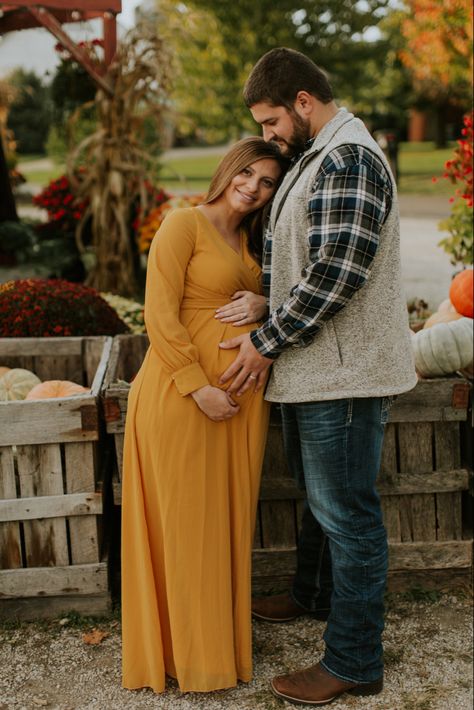 Pumpkin Patch Photoshoot Maternity, Maternity Photo Shoot Ideas Pumpkin Patch, Pregnant Pumpkin Patch Photos, Maternity Photography Pumpkin Patch, Pumpkin Patch Maternity Photoshoot, Pumpkin Patch Maternity Photos, Pumpkin Patch Pregnancy Pictures, Maternity Pumpkin Patch Photos, Pumpkin Patch Maternity Pictures