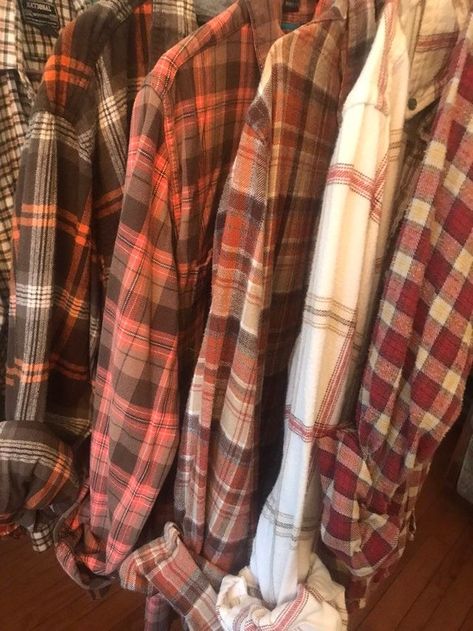 Pumpkin Cider, Flannel Outfits Fall, Mae Borowski, Glamping Wedding, Minimalist Moda, Bridal Party Getting Ready, Fall Flannel, Flannel Outfits, Character Aesthetics