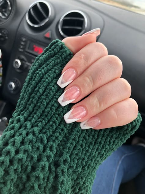 French Top Nails Design, Triangle Nail Tips, French Tips With Glitter Top Coat, Triangle French Tip Acrylic Nails, French Tips Triangle, Nails Triangle Design, French Tip Triangle Nails, Basic Hoco Nails, French Nails Triangle