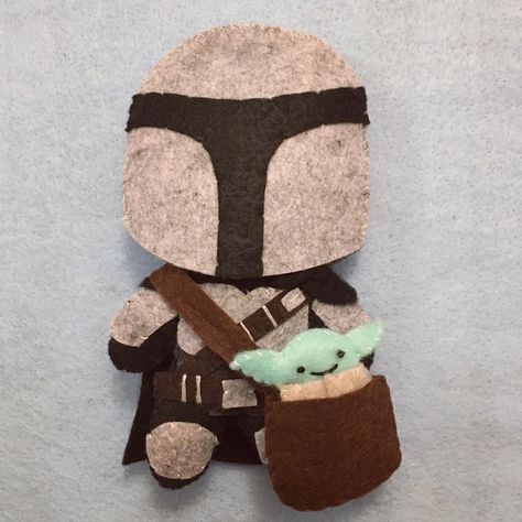 Star Wars Felt, Starwars Christmas, Star Wars Christmas Ornaments, Sewing Club, Felt Plushie, Christmas Party Crafts, Star Wars Diy, Felt Creations, Kawaii Diy