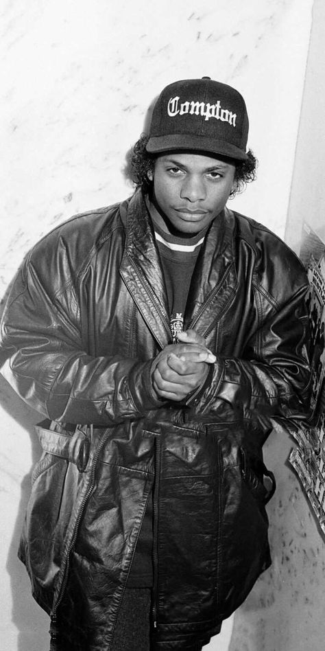 Eazy E Wallpaper Eazy E Wallpaper, Nwa 90s, Gangsta Rapper, Old School Pictures, Tupac Photos, E Wallpaper, 2pac Videos, 90s Rappers Aesthetic, 90s Rappers