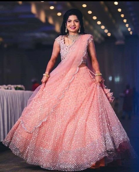 Lehnga Designs For Reception, Half Saree Lehenga For Wedding, Reception Ghagra Bridal Lehenga, Leghanga Half Blouse Design, Reception Half Sarees, Reception Lehenga Designs, Half Saree For Reception For Bride, Lehanga For Reception Bridal Indian, Half Saree For Bride