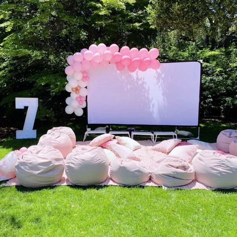 Outdoor Movie Theme Birthday Party, Preppy Movie Night Party, Pink Bonfire Party, Pink Movie Birthday Party, Outside Movie Night Party Seating, Kids Movie Night Ideas, Pink Movie Night, Small Birthday Party Ideas, Outside Movie Night Ideas