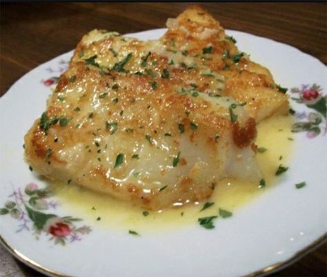 Butter Baked Cod, Baked Cod Recipes, Pan Fried Fish, Lemon Butter Sauce, Cod Recipes, Fish Dinner, Baked Fish, Lemon Butter, Think Food