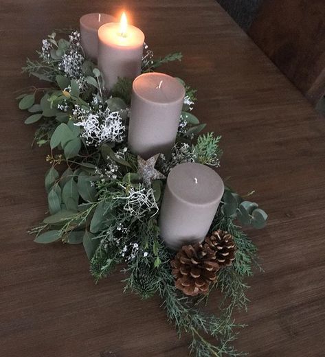 https://ombiaombia.wordpress.com/2018/11/25/christmas-89/ Country Christmas Crafts, Christmas Tree Colour Scheme, Advent Wreath Candles, Xmas Table Decorations, Advent Decorations, Christmas Stage, Wooden Christmas Decorations, Diy Christmas Decorations Easy, Christmas Inspo