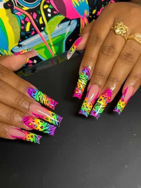 Rainbow Animal Print Nails, Diva Nails Designs, Lisa Frank Nails Acrylic, 90s Nails Designs, Neon Animal Print Nails, 70s Inspired Nails, Lsd Nails, Lisa Frank Nails, Extra Nails