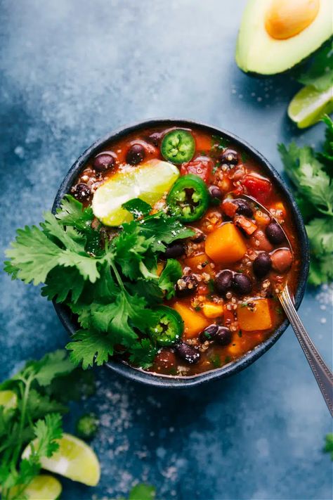 Butternut Squash Chili (Slow Cooker!) - Chelsea's Messy Apron Noom Meals, 2023 Meals, Soup Sunday, Turkey Vegetable Soup, Squash Chili, Chicken Soup Crockpot, Fajita Seasoning Mix, Butternut Squash Chili, Vegetable Soups