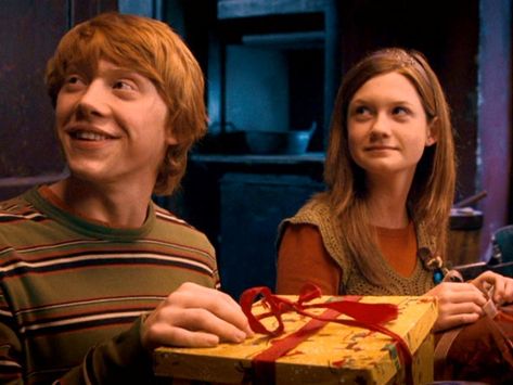 The Weasleys, Weasley Family, Ronald Weasley, Images Harry Potter, Bonnie Wright, Rupert Grint, Harry Potter Pictures, Harry Potter Films, Ginny Weasley