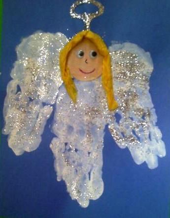 Kwanzaa Decorations, Childrens Christmas Crafts, Juleverksted For Barn, Sugar Geek, Crafts For Preschoolers, Preschool Christmas Crafts, Edible Crafts, Angel Crafts, Handprint Craft