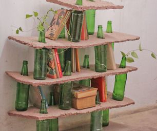 Beautility: An eco, easy and elegant beer bottle shelf. Beer Bottle Decor, Beer Bottle Diy, Diy Dorm Room, Wine Bottle Shelf, Beer Bottle Cap Crafts, Dorm Room Crafts, Room Crafts, Diy Dorm, Bottle Shelf