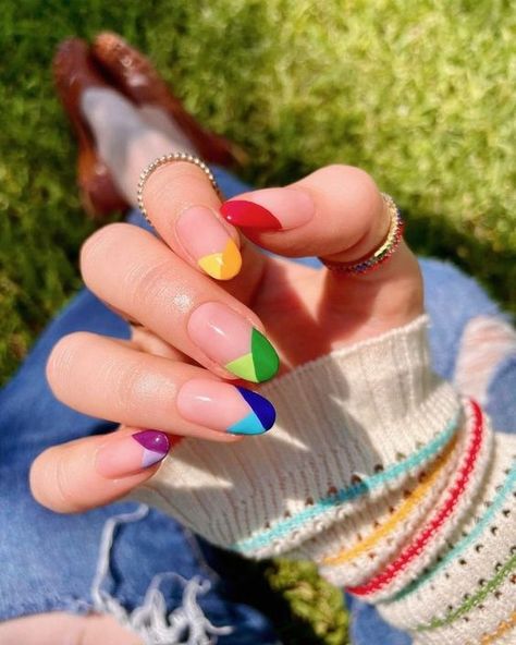 Classy Rainbow Nails, Rainbow Nails Natural, Pride Nails Almond Shape, Abstract Rainbow Nails, Posca Nail Art, Pride Nails Almond, Colorful Wedding Nails, Rainbow Nail Design, Rainbow Nails Simple