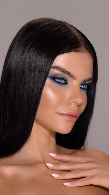 Barbie Makeup, Fall Makeup Looks, Makeup Tutorial Video, Stunning Makeup, Makeup Game, Make Makeup, Blue Eyeshadow, Blue Makeup, Highlighter Makeup