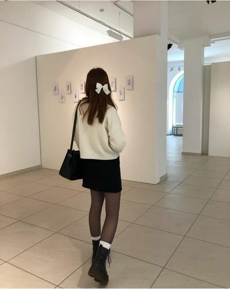 Outfits With Stockings Aesthetic, Crush On Her, Brother's Best Friend, Sixth Form Outfits, Glamouröse Outfits, Outfit Classy, Uni Outfits, Summer Outfit Ideas, A Crush