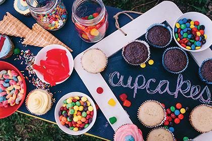 Build a Cupcake Bar Cupcake Bar Ideas, Cupcake Bar Build Your Own, Build A Cupcake, Cupcake Bar, Hot Cocoa Party, Cupcake Toppings, Baking Store, Cocoa Party, Cupcake Birthday Party