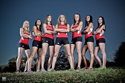 Senior Portrait / Photo / Picture Idea - Track / Cross Country - Team Sports Media Day Poses Cross Country, Cross Country Float Ideas, Xc Team Pictures, Cross Country Portraits, Cross Country Photo Ideas, Track Team Photos, Cross Country Team Pictures, Cross Country Photography, Track Team Pictures