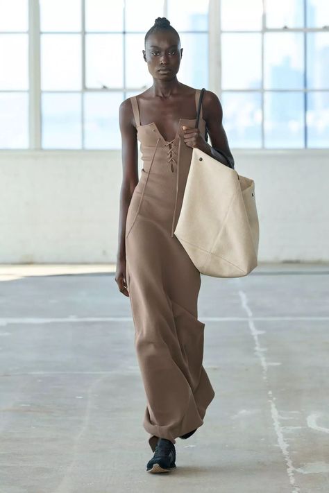 Spring 2023 Ready To Wear, 2023 Ready To Wear, Fashion Pics, Spring 2023, Fashion Show Collection, Primavera Estate, Spring Summer Fashion, Runway Fashion, Fashion Inspo Outfits