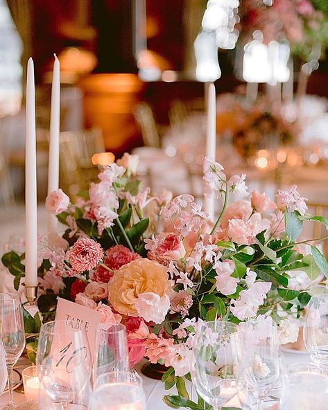 Photographer on Instagram: “There are only 29 days until Spring but who’s counting? ✨💁🏼‍♀️ • #theuniversityclub #nycwedding #theuniversityclubofnewyork #weddingdecor…” Candlestick Centerpiece Wedding, Days Until Spring, Minimalist Centerpiece, Black Candlesticks, White Floral Centerpieces, White Weddings Reception, Wedding Nyc, Candlestick Centerpiece, Nyc Wedding Venues