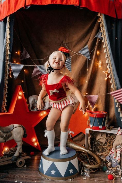 Circus Photoshoot, Carnival Birthday Theme, Mini Photo Sessions, Circus Decorations, Kids Carnival, Kids Studio, Circus Costume, Circus Tent, Carnival Birthday