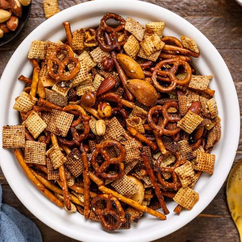 Homemade Everything Bagel Chex Mix Gluten Free Chex, Best Vegan Protein, Gluten Free Pretzels, Cereal Snacks, Biscoff Cookie Butter, Rice Varieties, Chex Mix Recipes, Cauliflower Bites, Chex Mix