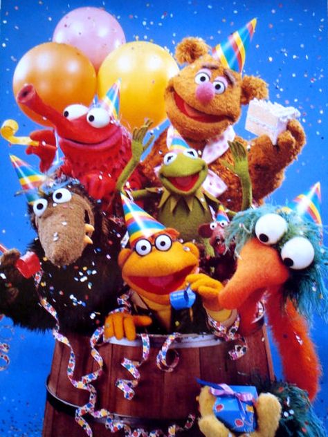 Muppets Party, Birthday Captions, Fraggle Rock, The Muppet Show, Kermit The Frog, Birthday Meme, Jim Henson, Birthday Gif, Birthday Pictures