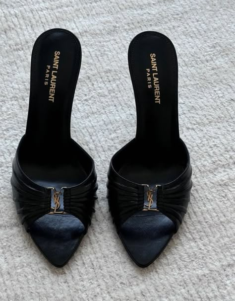 Ysl Heels, Shoes Heels Classy, Vintage Heels, Heels Classy, Fancy Shoes, Cute Heels, Girly Shoes, Aesthetic Shoes, Shoe Inspo