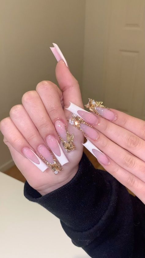 Poppin Nails, Gucci Nails, Colored Acrylic Nails, Girly Acrylic Nails, French Acrylic Nails, Classy Acrylic Nails, Exotic Nails, Pretty Gel Nails, Nail Sets