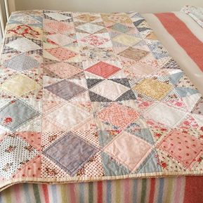 Quilt For Mom, Quilt Patterns Triangle, 10 In Square Quilt Patterns, Cottagecore Quilt Pattern, Square Patchwork Quilt Patterns, Quilt Patterns Squares, Monotone Quilt, Cute Quilt Patterns, Pastel Quilts