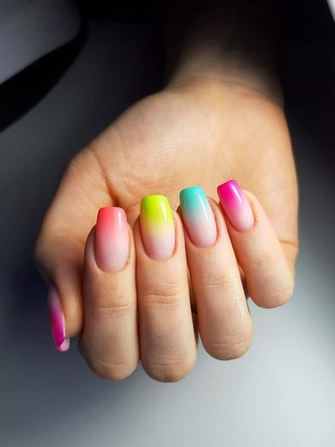 Neon Ombre Nails Short, Neon Gradient Nails, Nails Degrade Colores, Baby Boomer Colores, Simple Rainbow Nails, Neon Ombre Nails, Rainbow Ombre Nails, Rainbow Nail Art Designs, Ombre Gel Nails