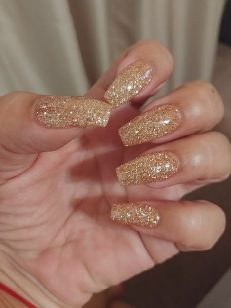 Golden Sparkle Nails, Gold Nail Extensions, Nails Gold And Silver, Fearless Nails, Gold Glitter Acrylic Nails, Golden Glitter Nails, Glitter Gold Nails, Gold Nails Prom, Eras Nails