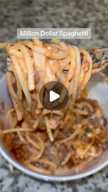 @zoie.yve on Instagram: "Million dollar spaghetti 🤑

recipe:

White sauce:
1/4 cup butter
1 heavy cup cream
1 tbsp garlic paste
1 cup parmesan cheese
Seasoned with salt, black pepper, and red pepper flakes

Red sauce:
Ground beef
Onions
Any spaghetti sauce

How to cook:
Layer in pan like in the video
Top with mozzerella
Bake at 350 until cheese is melted

#dinner #pasta #recipies #dinnerideas #spaghetti  #noodles
#food #foodie #foodstagram #foodlover #explore #explorepage #explorepage✨" Million Dollar Spaghetti, Dinner Pasta, Spaghetti Noodles, Spaghetti Recipes, White Sauce, Red Sauce, Garlic Paste, Spaghetti Sauce, Million Dollar