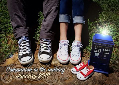 Doctor Who inspired Baby Announcement ❤️ Doctor Who Nursery, Doctor Who Baby, Nerdy Baby, Baby Kicking, Pumping Moms, Baby Sleep Problems, After Baby, Pregnant Mom, Hospital Bag