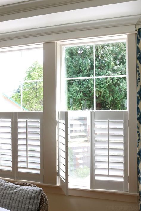 Shutters On Bottom Half Of Window, Cafe Shutters Bathroom, Half Window Blinds, Shutters For Windows Inside, Bathroom Window Shutter Ideas, Windows With Blinds Inside, White Shutters Bedroom, Internal Window Shutters, California Shutters Living Room